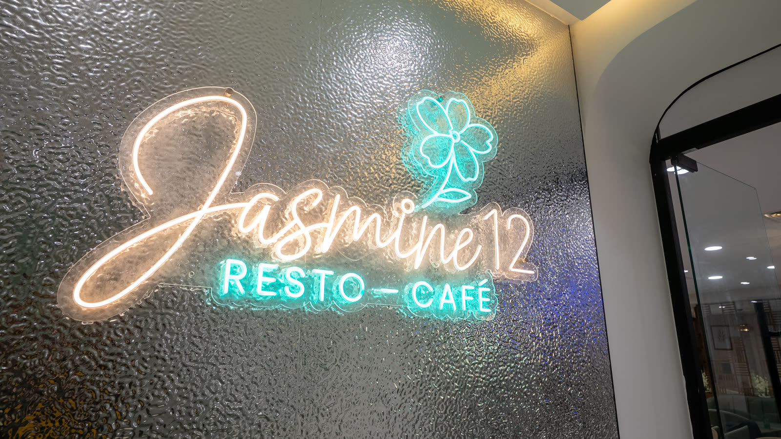 Enseigne lumineuse Jasmine 12