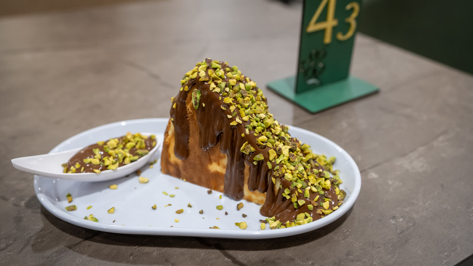 Dessert au chocolat et à la pistache